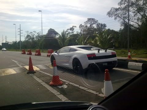 elwwmatrix wrote Just now arriving from Brunei the White Lamborghini was
